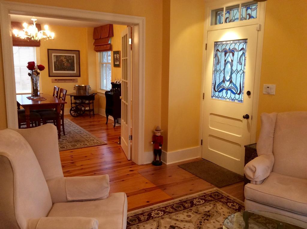 Scarlet Tunic Bed And Breakfast Niagara-on-the-Lake Екстериор снимка